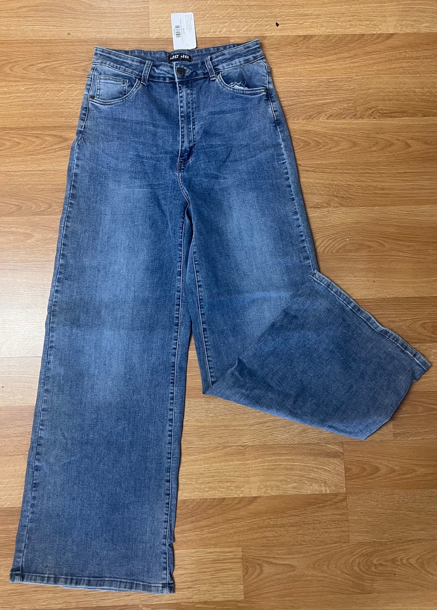 JC JQ Denim-Size XL-NEW