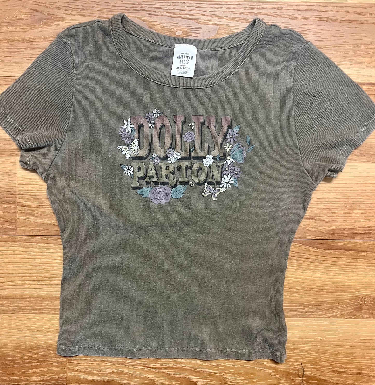 American Eagle t-shirt-Dolly-Size Medium