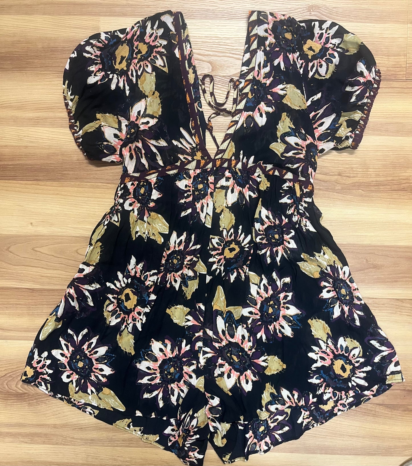 Unbranded Romper-Size Medium