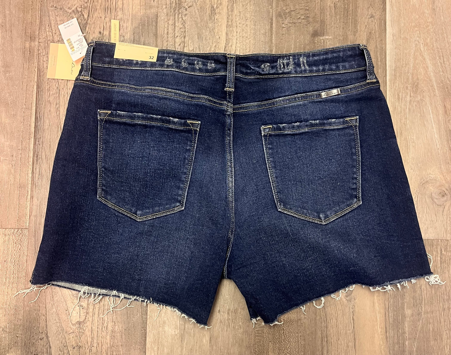 KanCan Shorts-Size 32-15-NEW