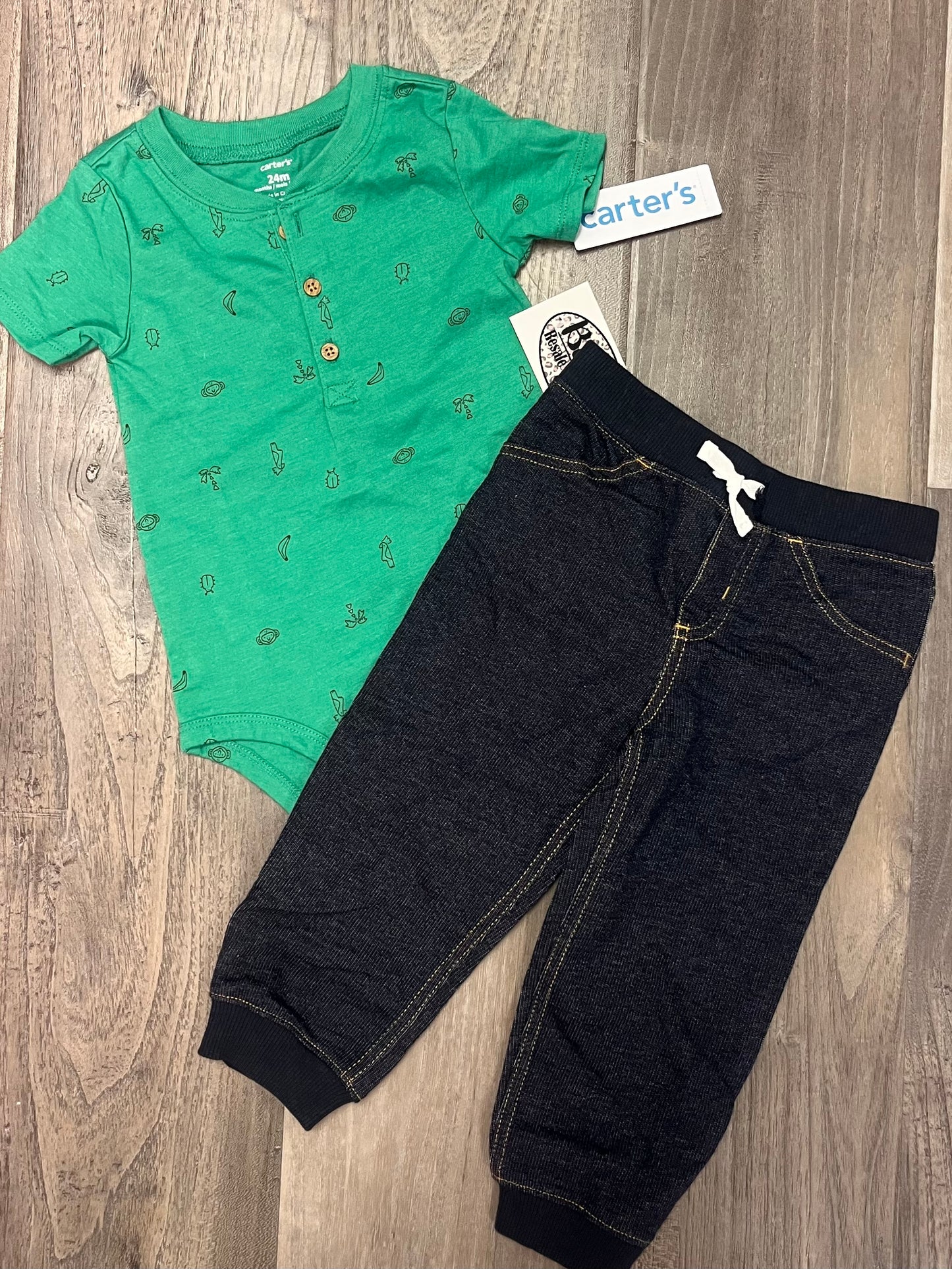 Kids-Carters Outfit Set-Size 24 Months-NEW!