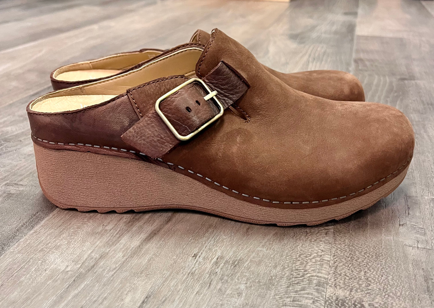 Clogs-Size 8.5