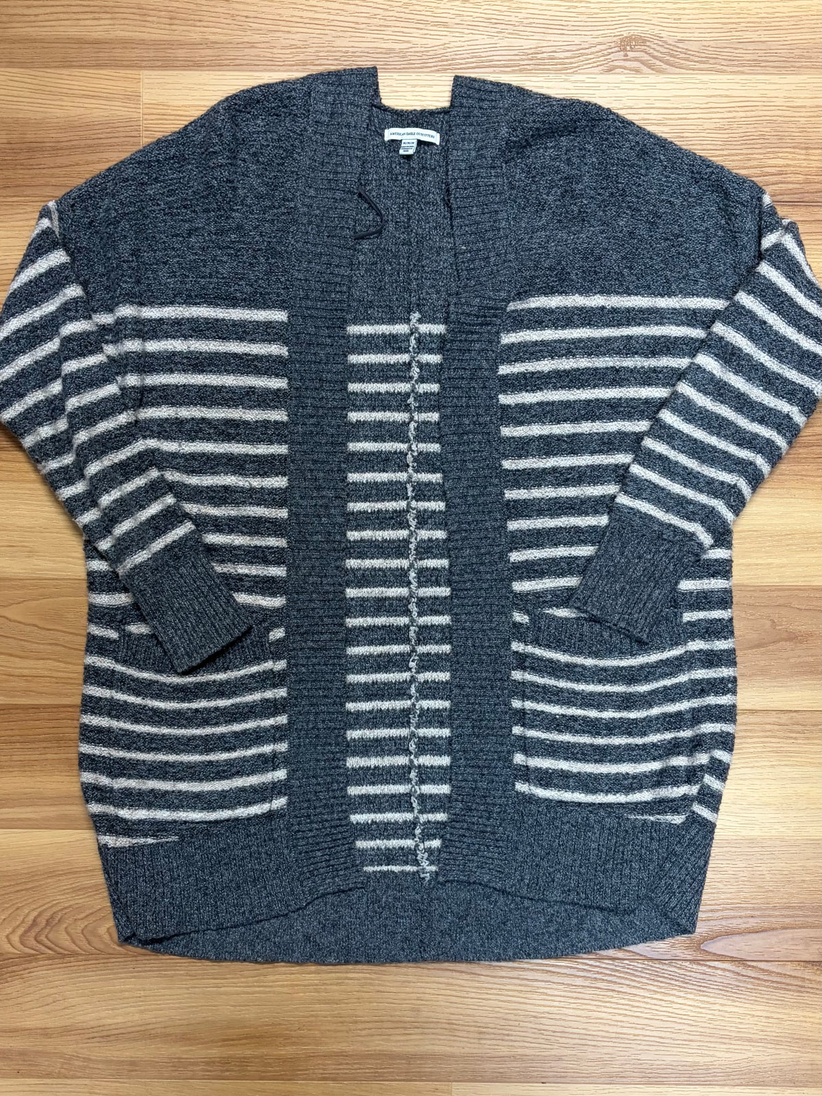 American Eagle Sweater-Size Medium