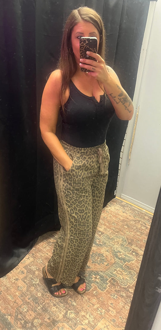Slone Leopard Pants