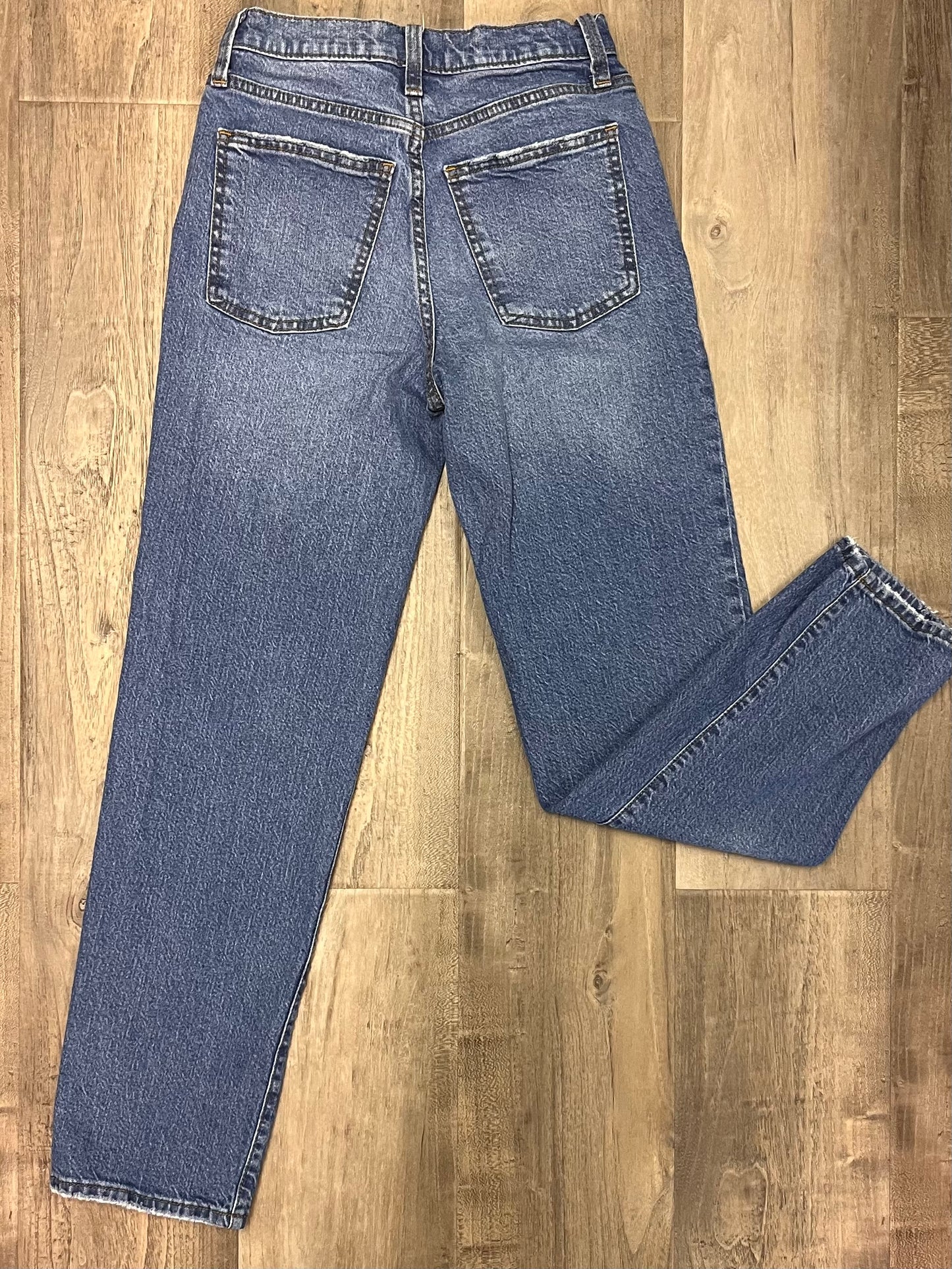 Universal Threads Size 2 Short