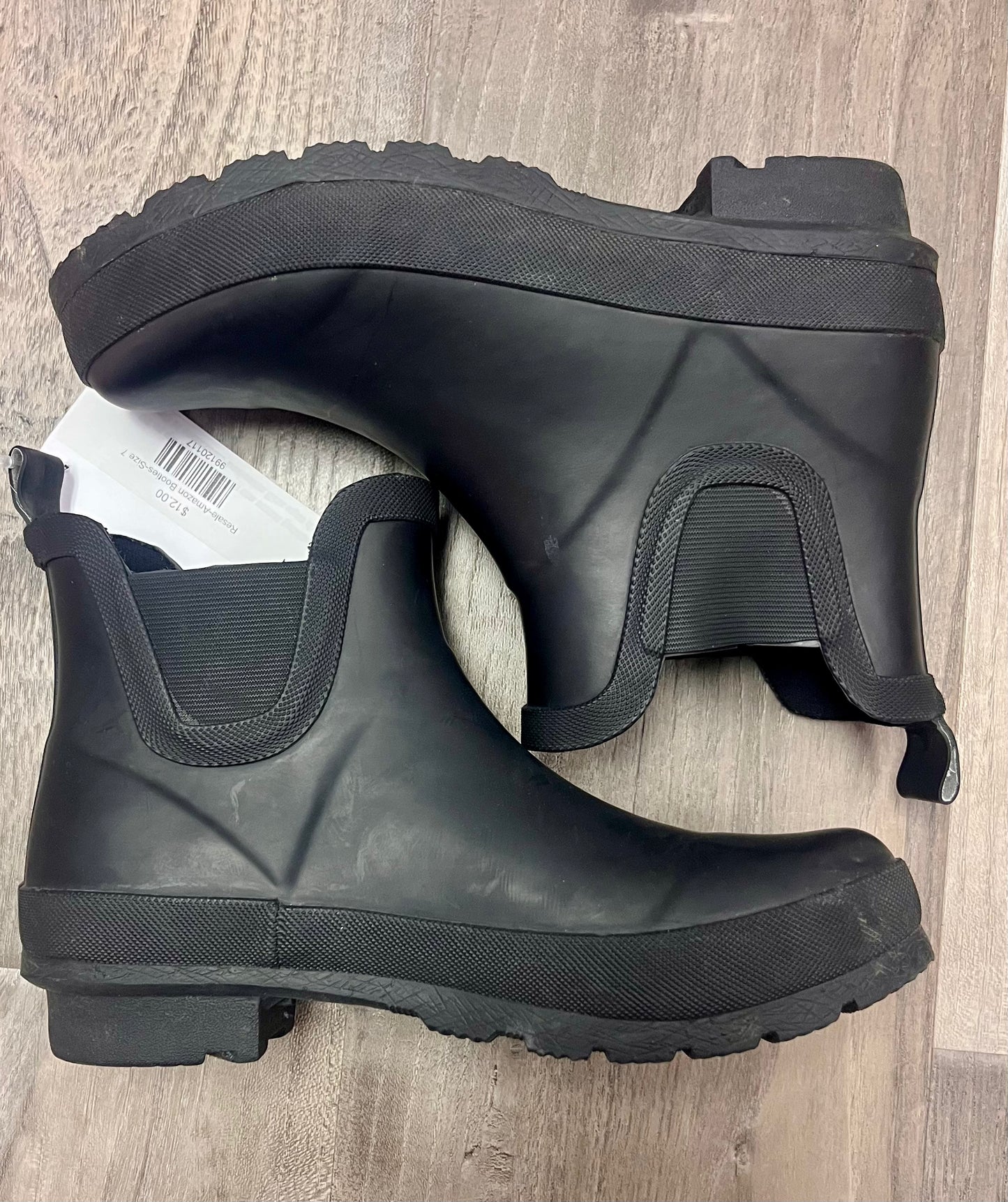Resale-Amazon Booties-Size 7