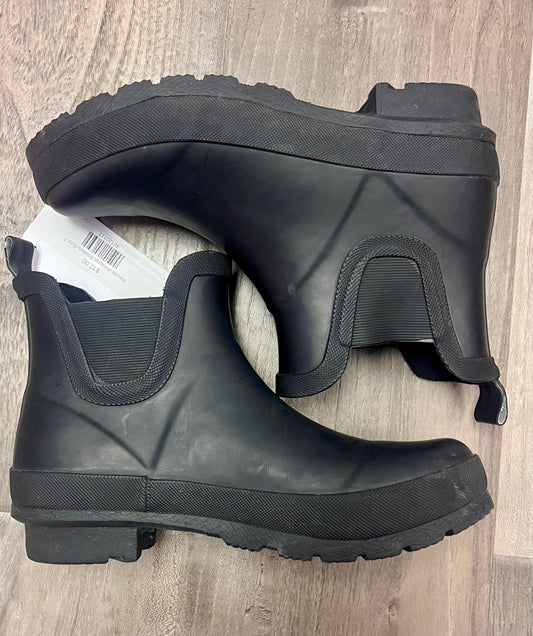 Resale-Amazon Booties-Size 7