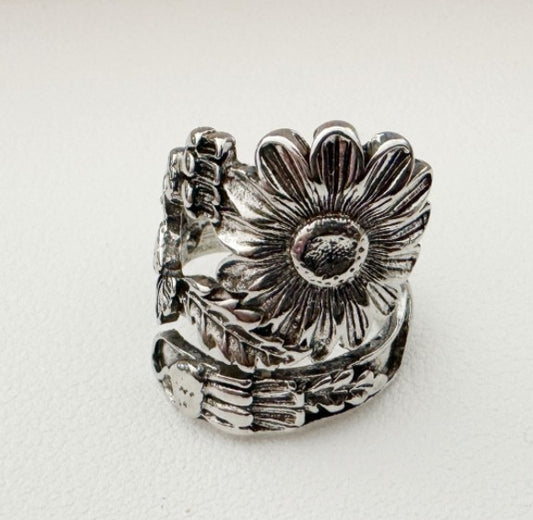 Vintage Floral Ring